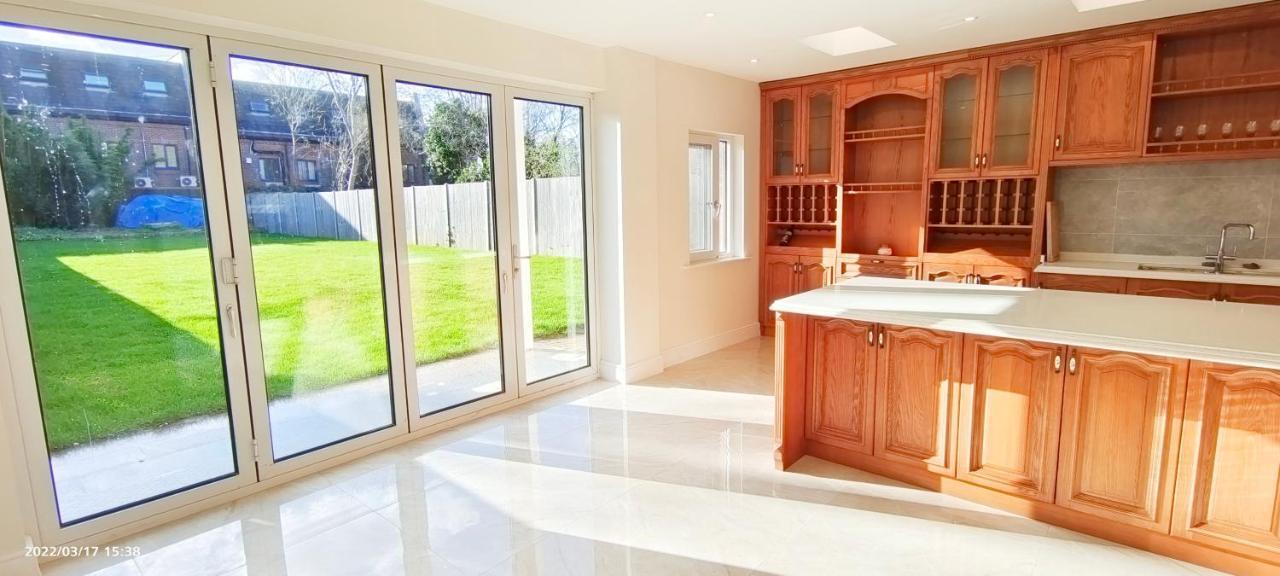 Marigold Villa Harrow Extérieur photo
