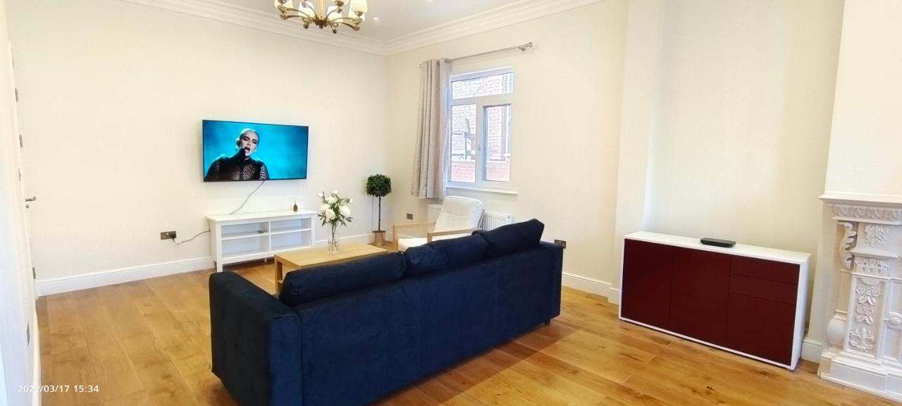 Marigold Villa Harrow Extérieur photo