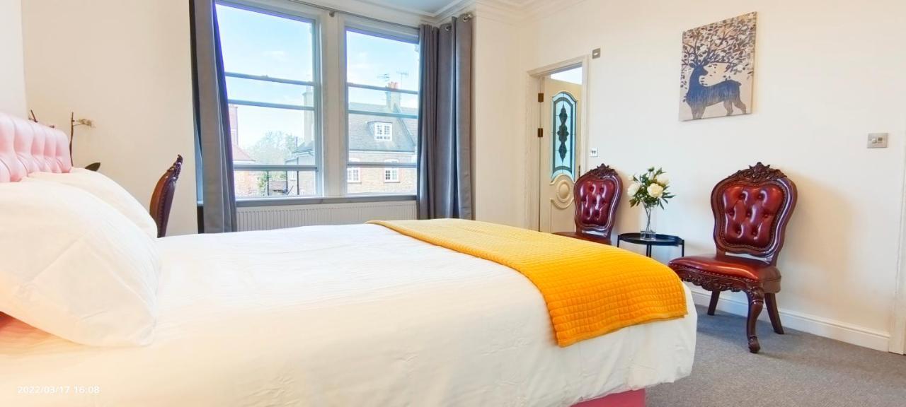 Marigold Villa Harrow Extérieur photo
