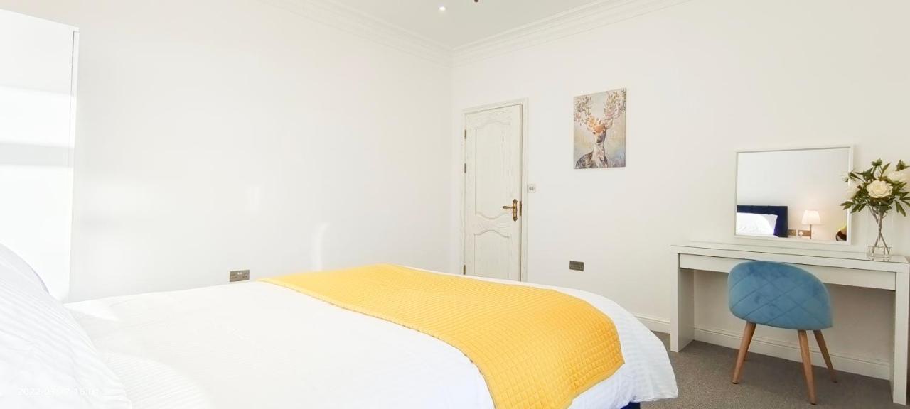 Marigold Villa Harrow Extérieur photo