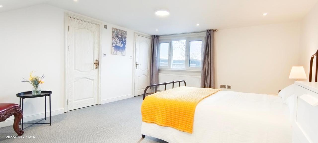 Marigold Villa Harrow Extérieur photo