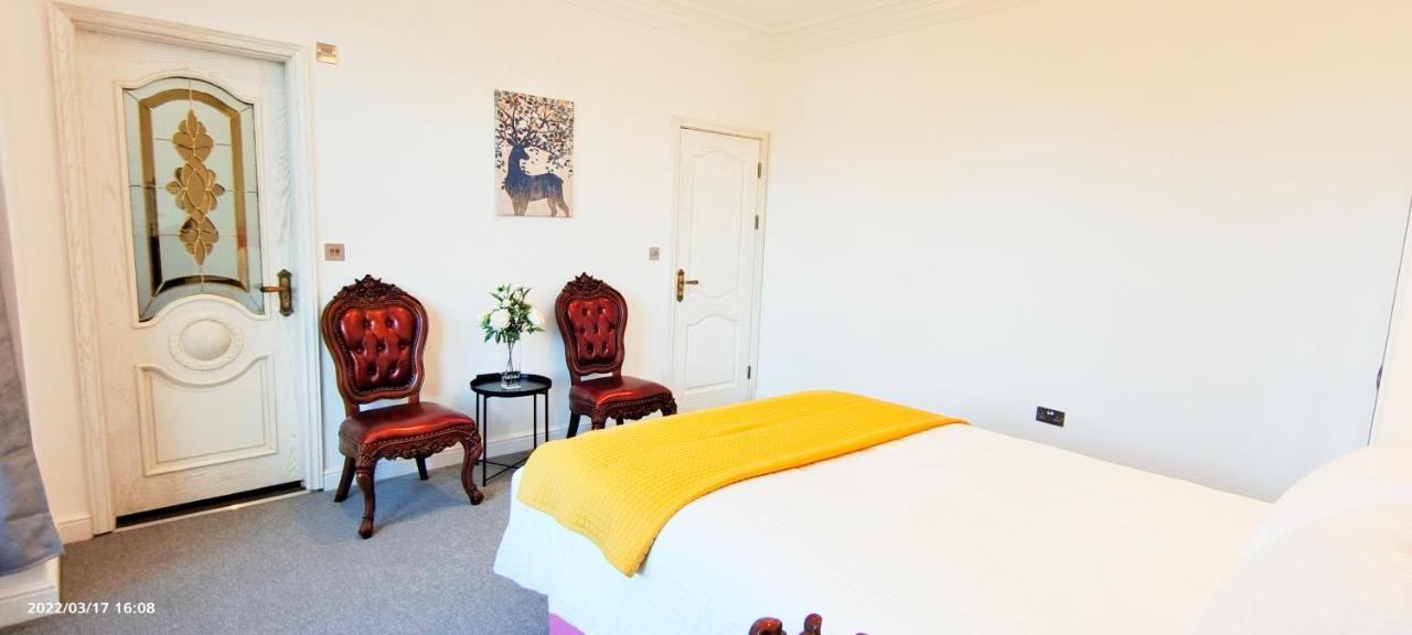 Marigold Villa Harrow Extérieur photo