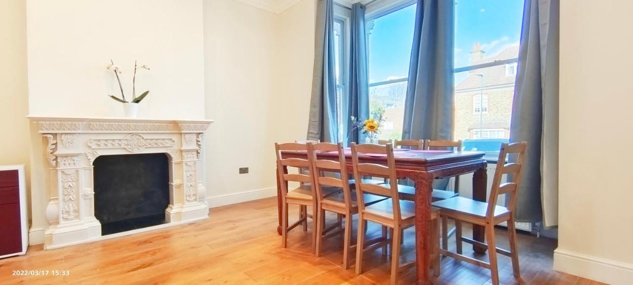 Marigold Villa Harrow Extérieur photo